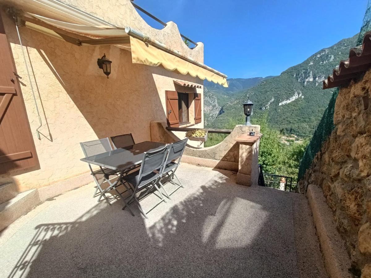 Appartement Privatise Dans Maison Utelle Экстерьер фото