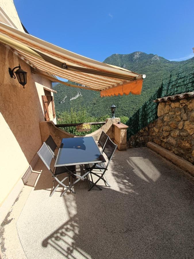 Appartement Privatise Dans Maison Utelle Экстерьер фото